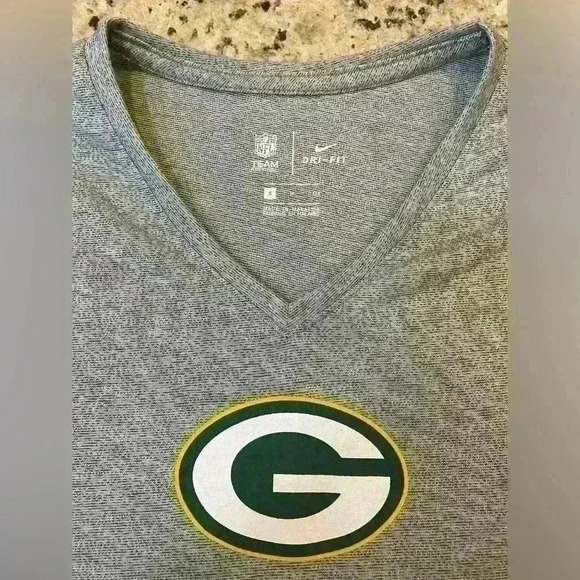 Green Bay Packers Women's Green T-Shirt - Picture 4 of 5